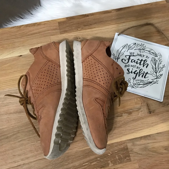 🚨SOLD🚨Frye Women Leather Lace Up Sneakers Sz 7.5 - Picture 3 of 8